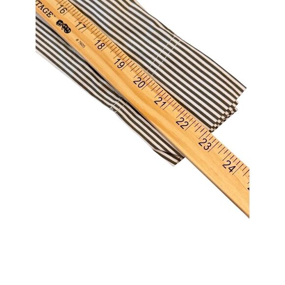 J.Crew Women’s Striped Button Shoulder Long Sleeve Cotton Top Size 6 EUC preppy - Picture 8 of 10